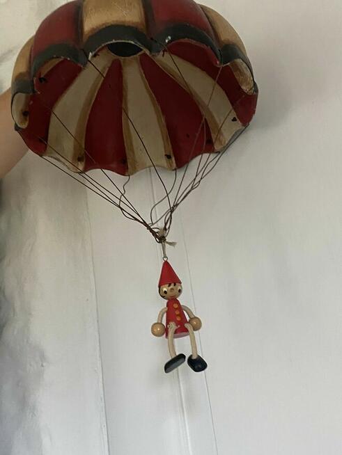Sprzedam unikatowe zabawki - spadochron i balon z koszem
