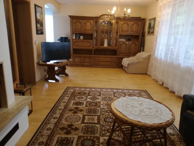 Sprzedam ładny dom z 10 arową działką