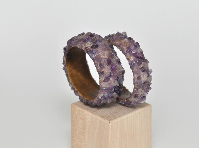 Bransolety - 2 sztuki - Inkrustowane kryształami ametystu.