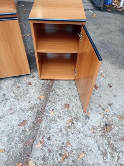 Szafa aktowa wysoka szafy aktowe biurowe do biur szkół