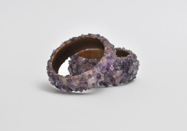 Bransolety - 2 sztuki - Inkrustowane kryształami ametystu.