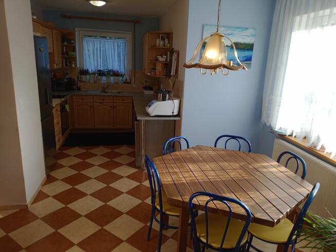 Sprzedam ładny dom z 10 arową działką