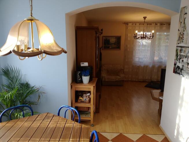 Sprzedam ładny dom z 10 arową działką