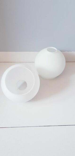 Zestaw szklanych ozdobnych kloszy