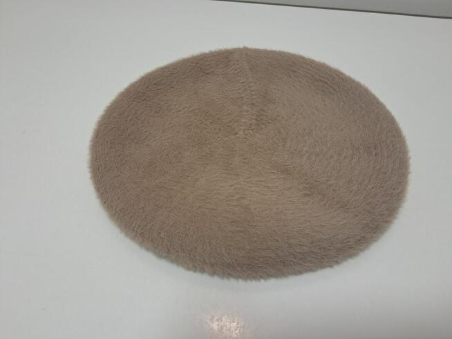 Beret damski beżowy, do sprzedania