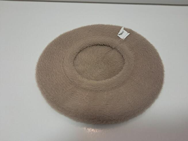 Beret damski beżowy, do sprzedania