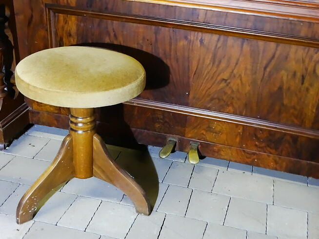 Pianino Höhne & Sell Berlin