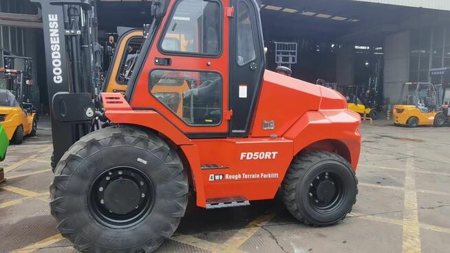 Terenowy Wózek widłowy Nowy 4x4 3,5 Tony 4WD Pełna Kabina