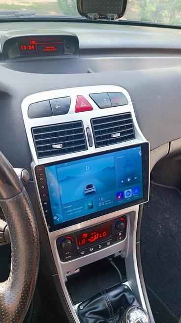 Montaż kamery cofania czujników parkowania radia Android