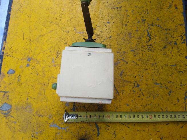 Stary, antyk, młynek ręczny do pieprzu, 30 zł.