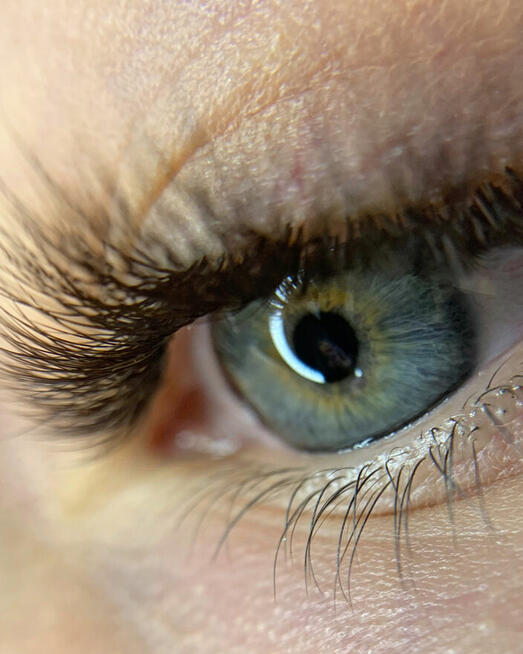 Przedłużanie rzęs / Laminacja brwi i rzęs