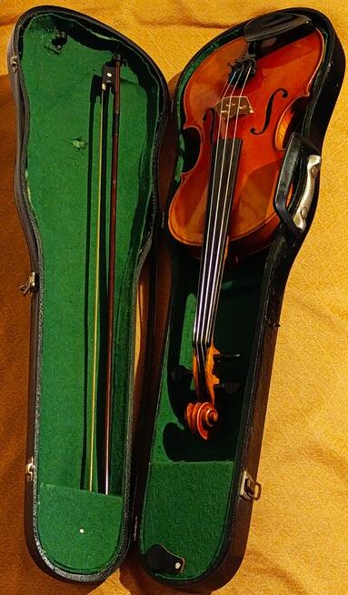 Wyprzedaż INSTRUMENTÓW MUZYCZNYCH różnych...