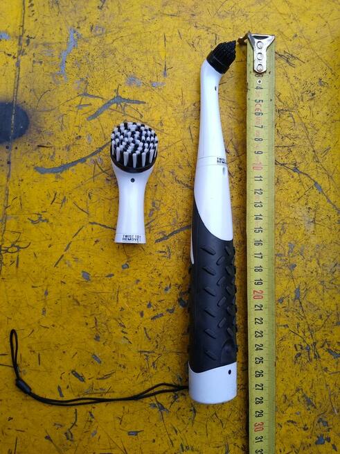 Szczotka oscylacyjna Cleanrite, 15 zł.