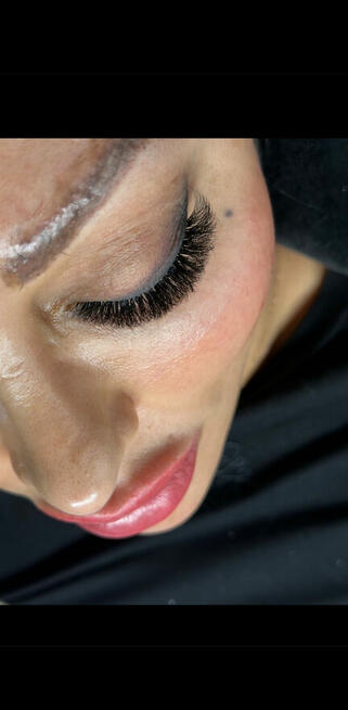 Przedłużanie rzęs / Laminacja brwi i rzęs