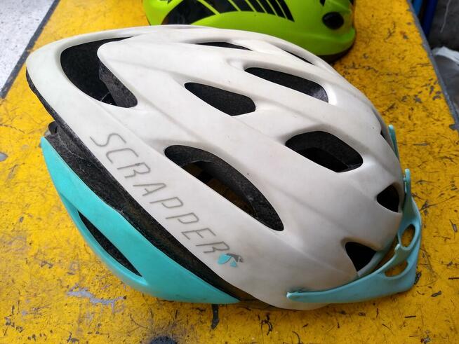 Kask dziecinny, rowerowy, 20 zł.