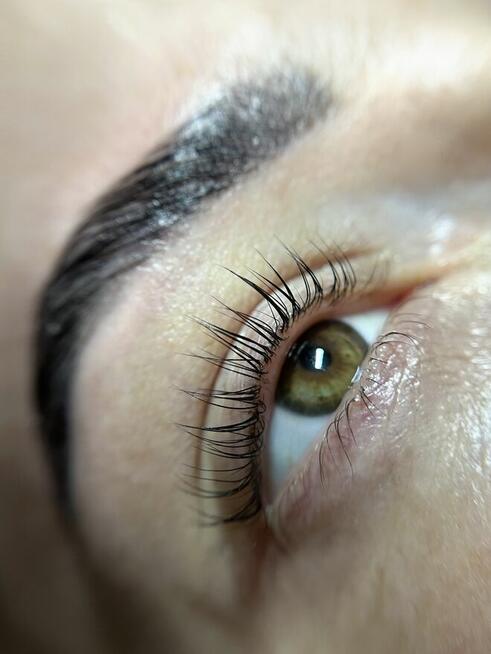 Przedłużanie rzęs / Laminacja brwi i rzęs