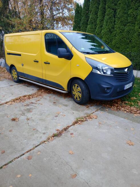 Emeryt z własnym busem