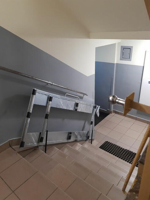 Podjazdy na schody dla wózków inwalidzkich