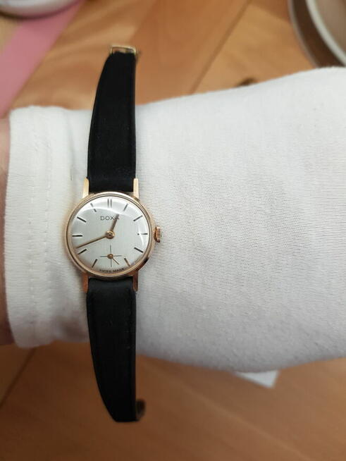 Zegarek damski *Doxa* z 14-karatowego różowego złota pr.585