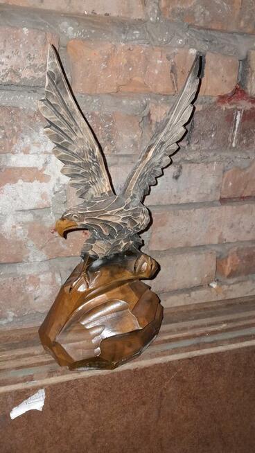 Orzeł -drewniana rzeźbiona figurka z prlu -duży 36 cm