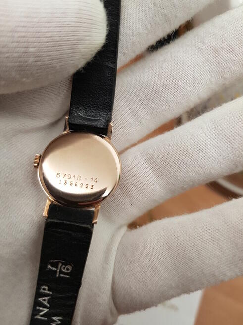 Zegarek damski *Doxa* z 14-karatowego różowego złota pr.585