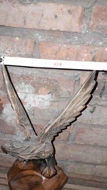 Orzeł -drewniana rzeźbiona figurka z prlu -duży 36 cm