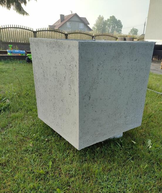 KM-TermoDonice.beton architektoniczny surowy. Transport