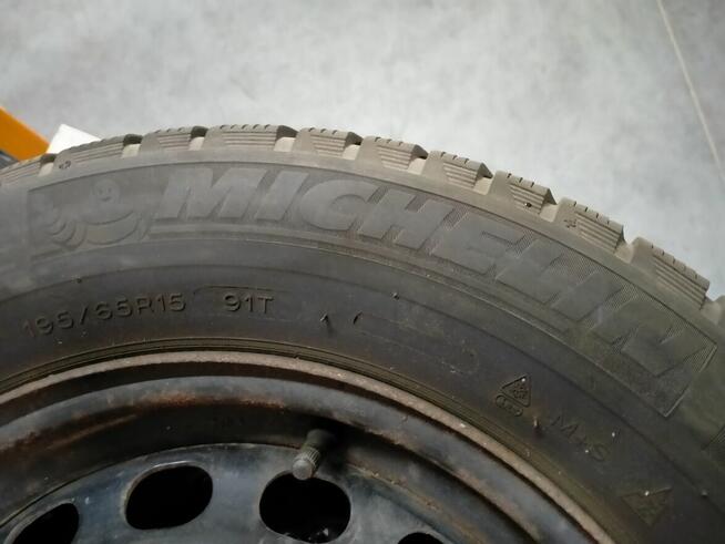 Komplet kół Audi z oponami zimowymi MICHELIN