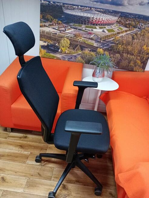 Fotel biurowy czarny Dauphin z zagłówkiem fotele krzesła