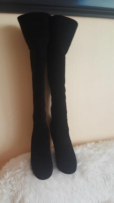 Sprzedam nie drogo długie, ładne kozaki damskie