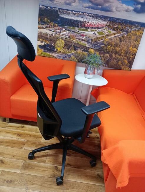 Fotel biurowy czarny Dauphin z zagłówkiem fotele krzesła