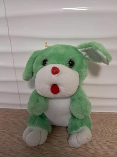 Zabawka pluszowa – zielony piesek, do sprzedania