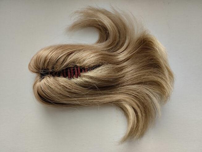 Treska. Sztuczne włosy.