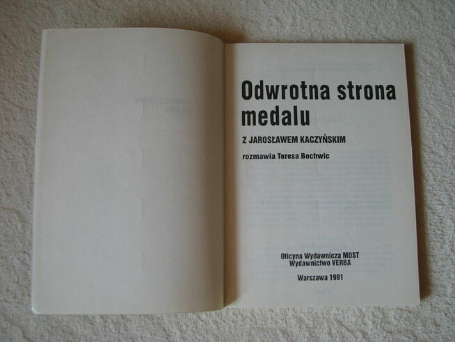 Odwrotna strona medalu, Jarosław Kaczyński, Teresa Bochwic