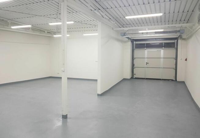 Magazyny, biura, parking w cenie