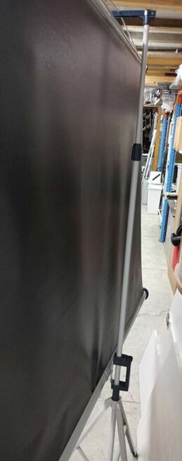 Ekran projekcyjny NOBO na trójnogu 175x130cm biały