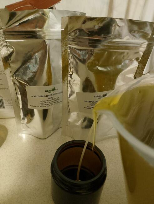 Świece sojowe zapachowe. Bardzo ładne ze wzorami.