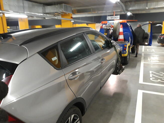 Holowanie z garaży wielopoziomowych podziemnych Warszawa