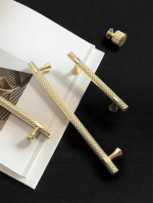 Nowoczesny uchwyt meblowy, gałka reling seria ROYAL