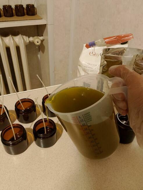 Świece sojowe zapachowe. Bardzo ładne ze wzorami.