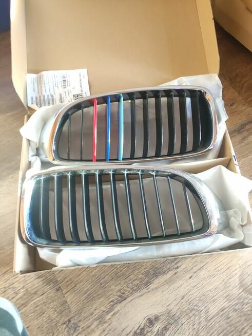 grill atrapa BMW 4