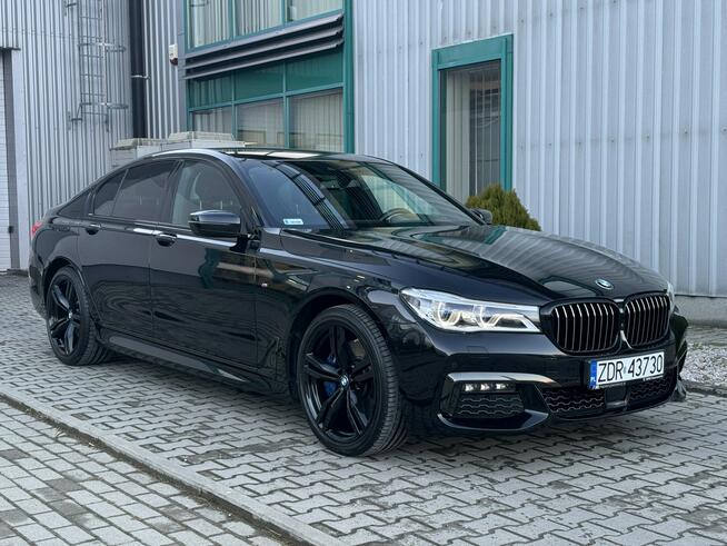 BMW 740 Noktowizor. Ececutive Drive Pro. Masaże. Hak. Oś skrętna. Hak.