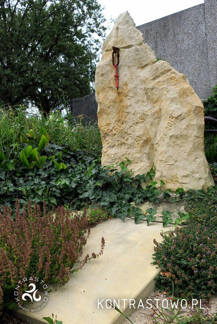 Nietypowe nagrobki, kamieniarstwo artystyczne Kontrastowo