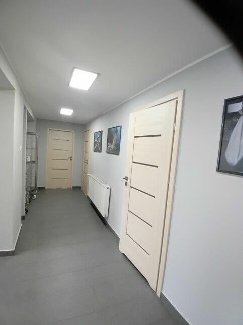 Kancelaria, Gabinety lekarskie, Szkoła językowa, Parking