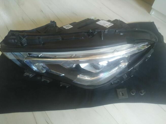 Lampa reflektor lewy Mercedes cla w 118 rok 2022oryginał