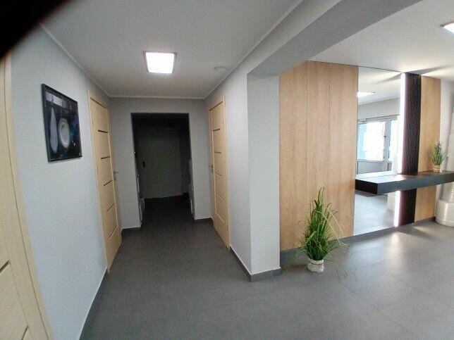 Kancelaria, Gabinety lekarskie, Szkoła językowa, Parking