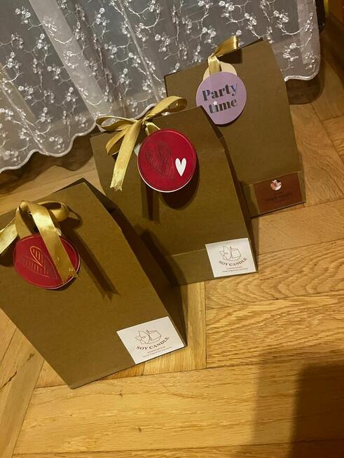 Świece sojowe zapachowe. Bardzo ładne ze wzorami.