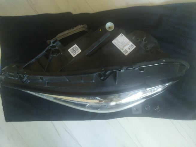 Lampa reflektor lewy Mercedes cla w 118 rok 2022oryginał