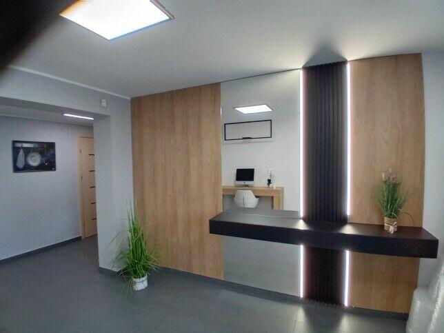 Kancelaria, Gabinety lekarskie, Szkoła językowa, Parking