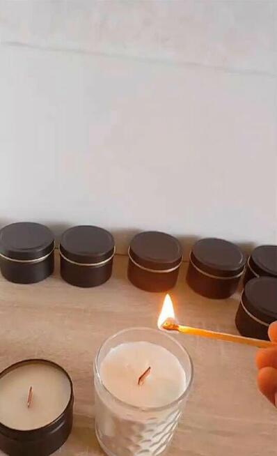 Świece sojowe zapachowe. Bardzo ładne ze wzorami.